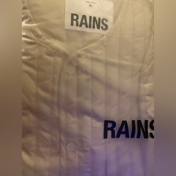 RAINS Long Liner Vest Size XL Cream Quilted Sleeveless Vest - Picture 6 of 8